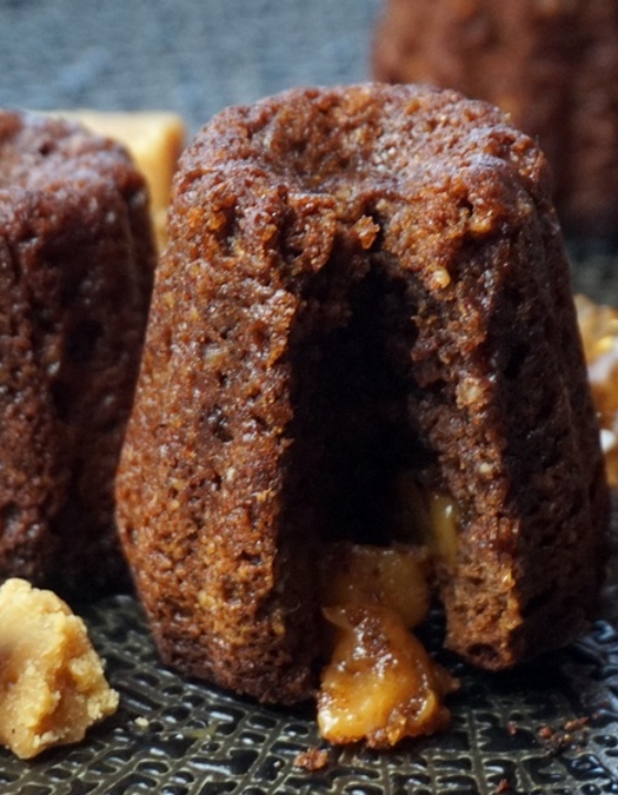 Cannelés mit Salzkaramell-Toffee