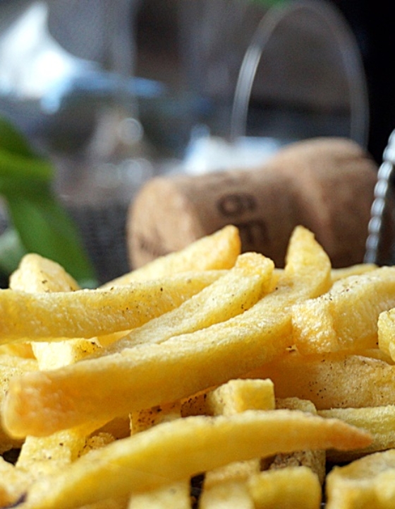 Knusprige Trüffelpommes mit Champagner